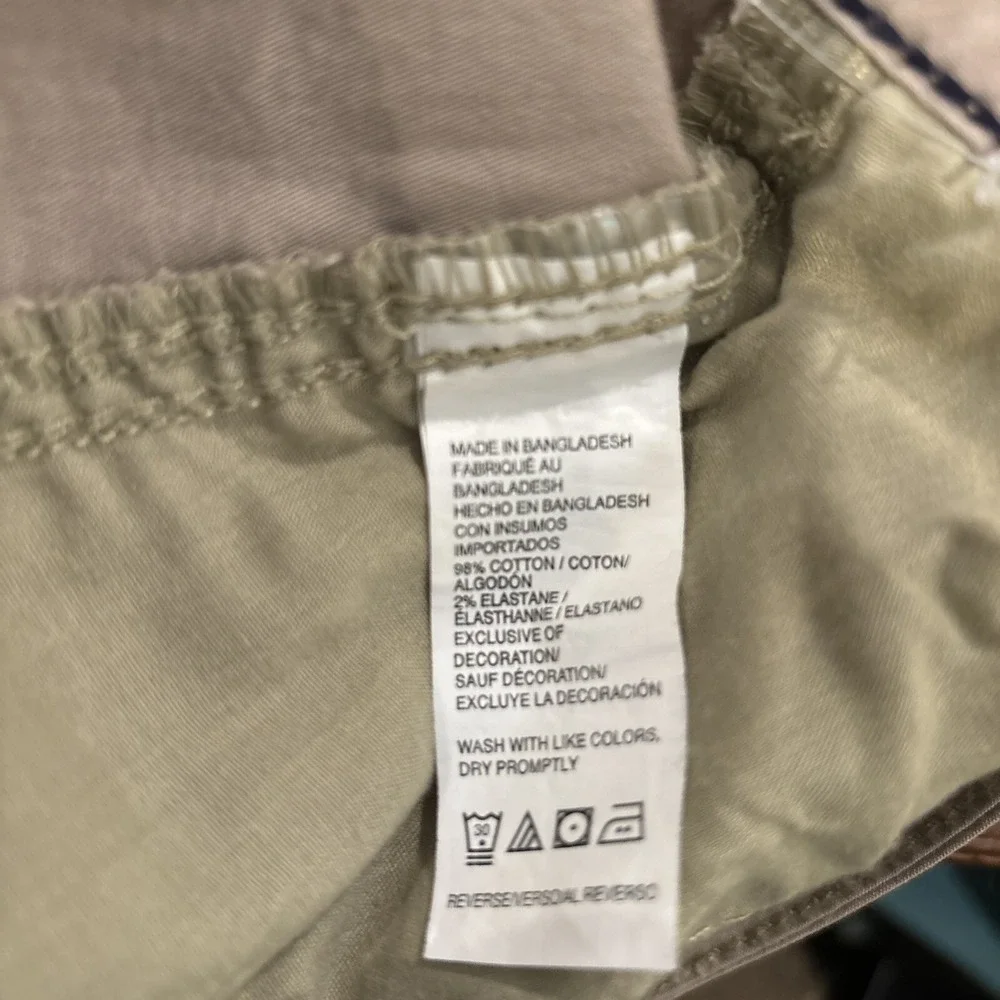 IZOD Saltwater Men Shorts Cargo Relaxed Classic Fit 52W Cedarwood Khaki 10.5 in